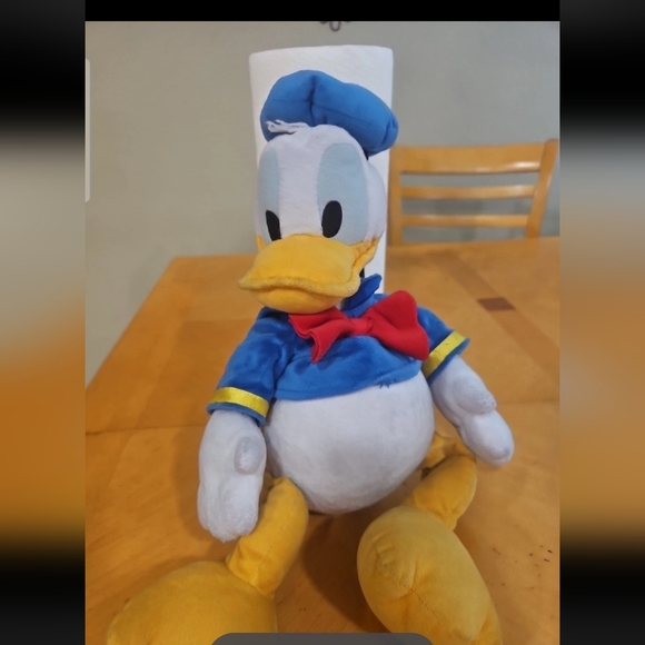 Disney Donald Duck 18” Plush Original Genuine Authentic - Picture 1 of 3